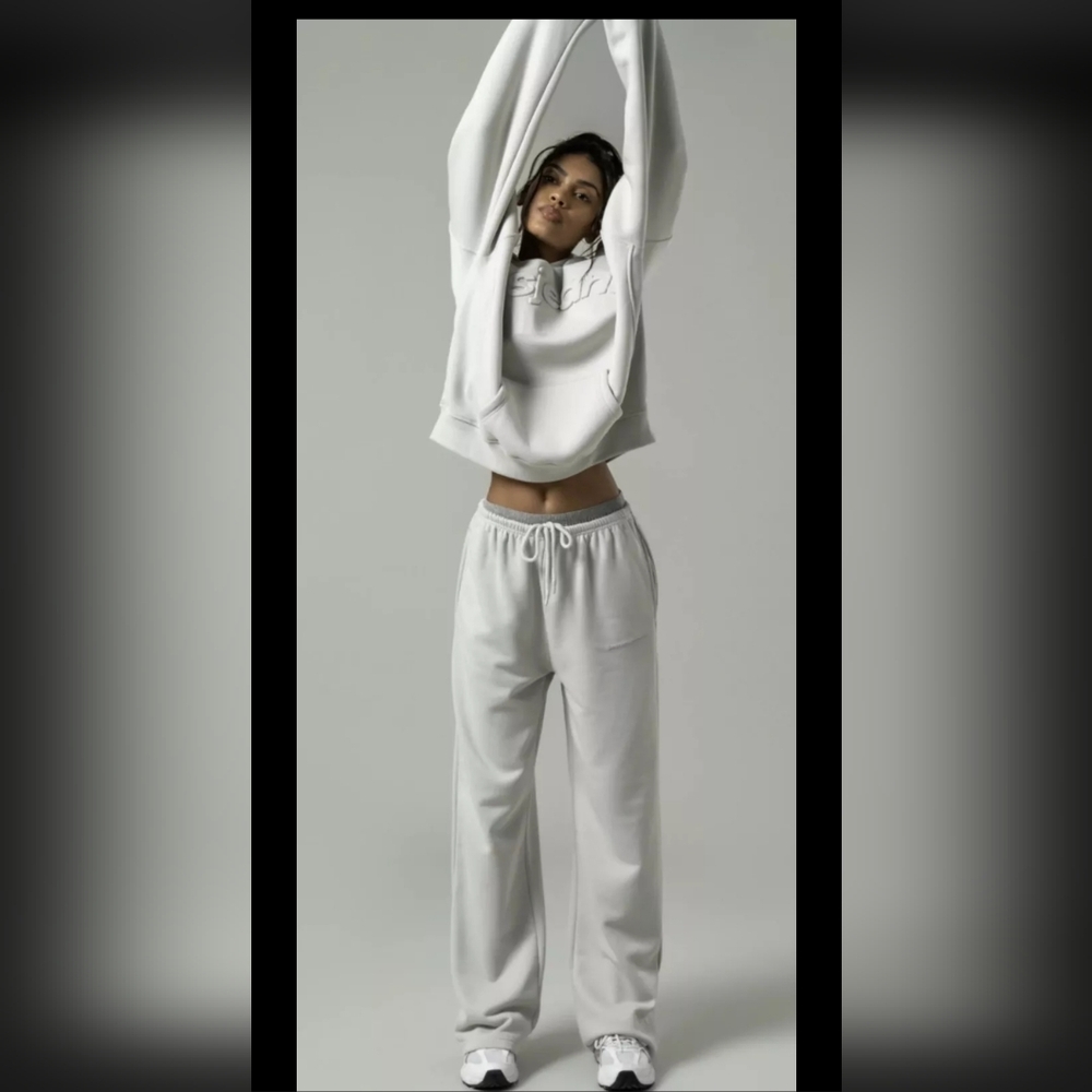 Sisters & Seekers SEALED! NWT! Series Wide Leg Sweatpants in Foam. Sz XL+. R2S!!